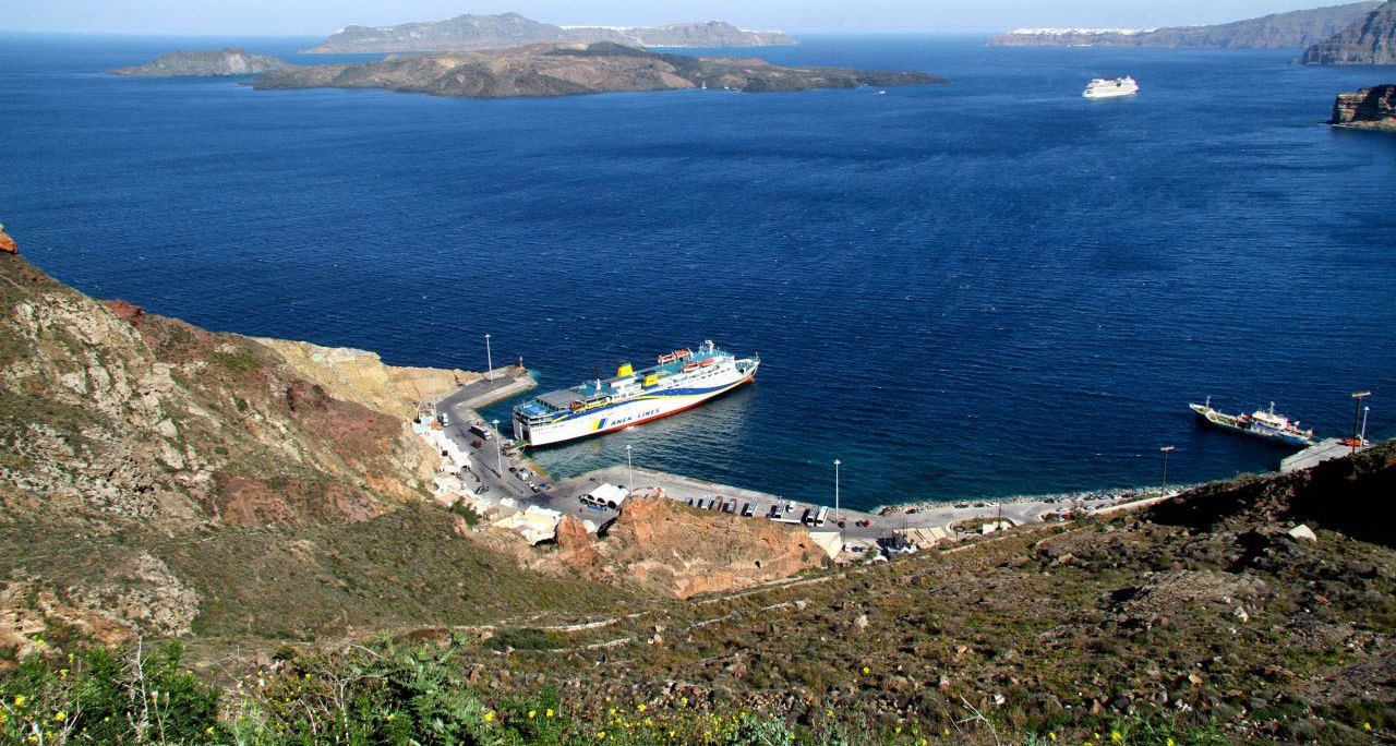 Santorini Port to Oia Private Transfer